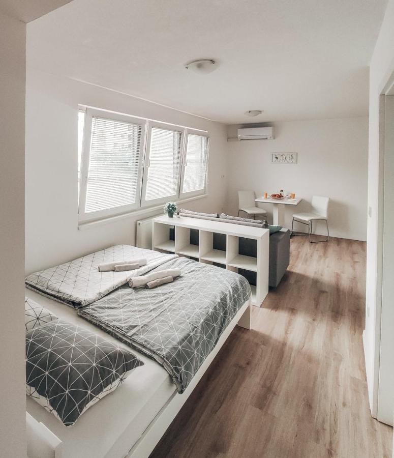 Studio Apartment Sanya #2 リュブリャナ エクステリア 写真